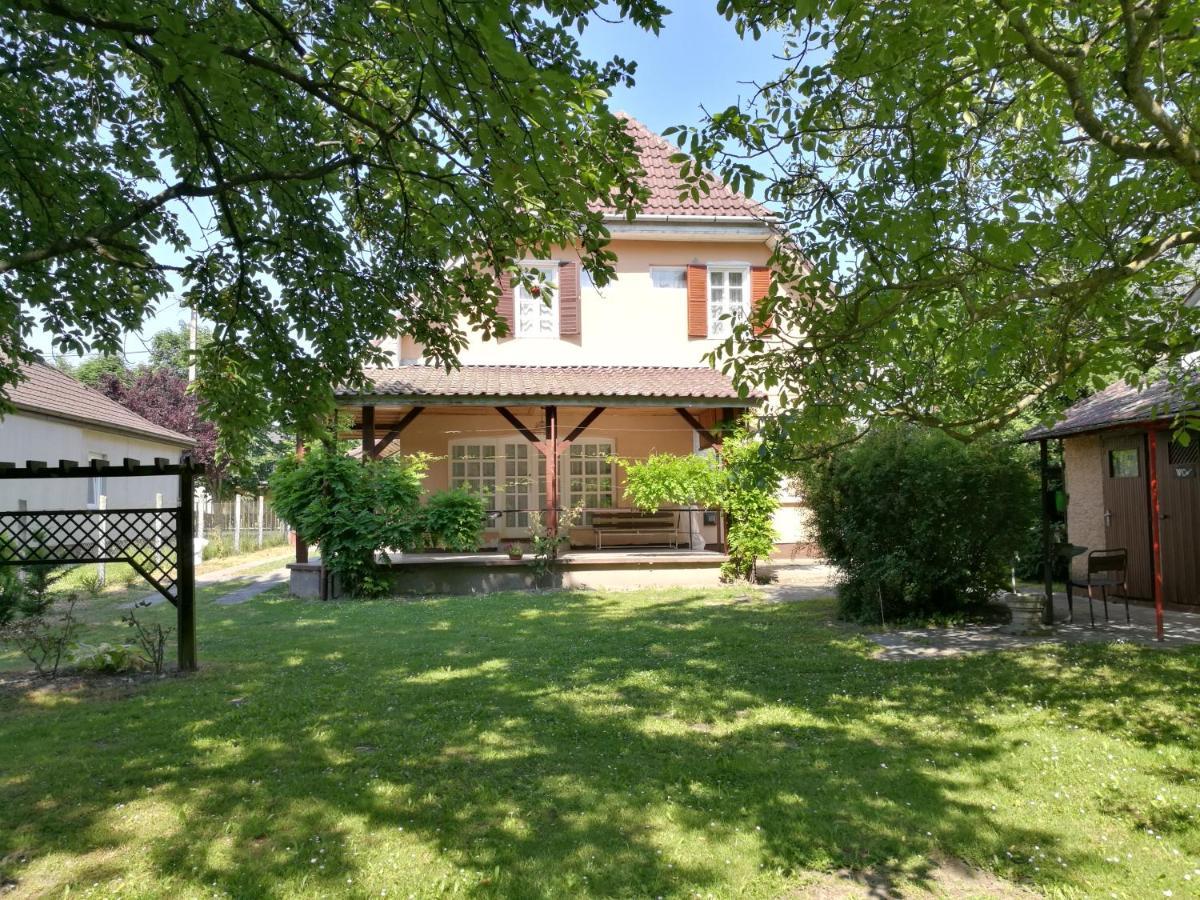 Holiday House Retro Szantod Exterior photo